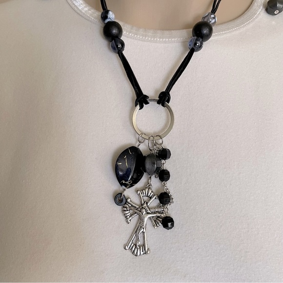 Silver-tone Leather and Beads Pendant Necklace and Earrings Set - Picture 3 of 15